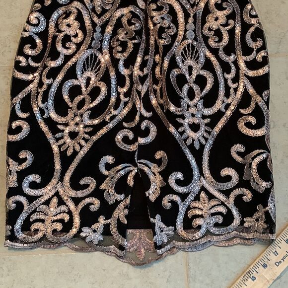 Soieblu Size Medium evening/party Dress.  Black lining with pink detailed lace - Picture 12 of 15